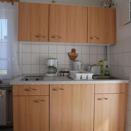 2 Ferienzimmer Inkl Fr & 1 Bungalow, Wlan, Garten, Grill ツィノヴィッツ エクステリア 写真