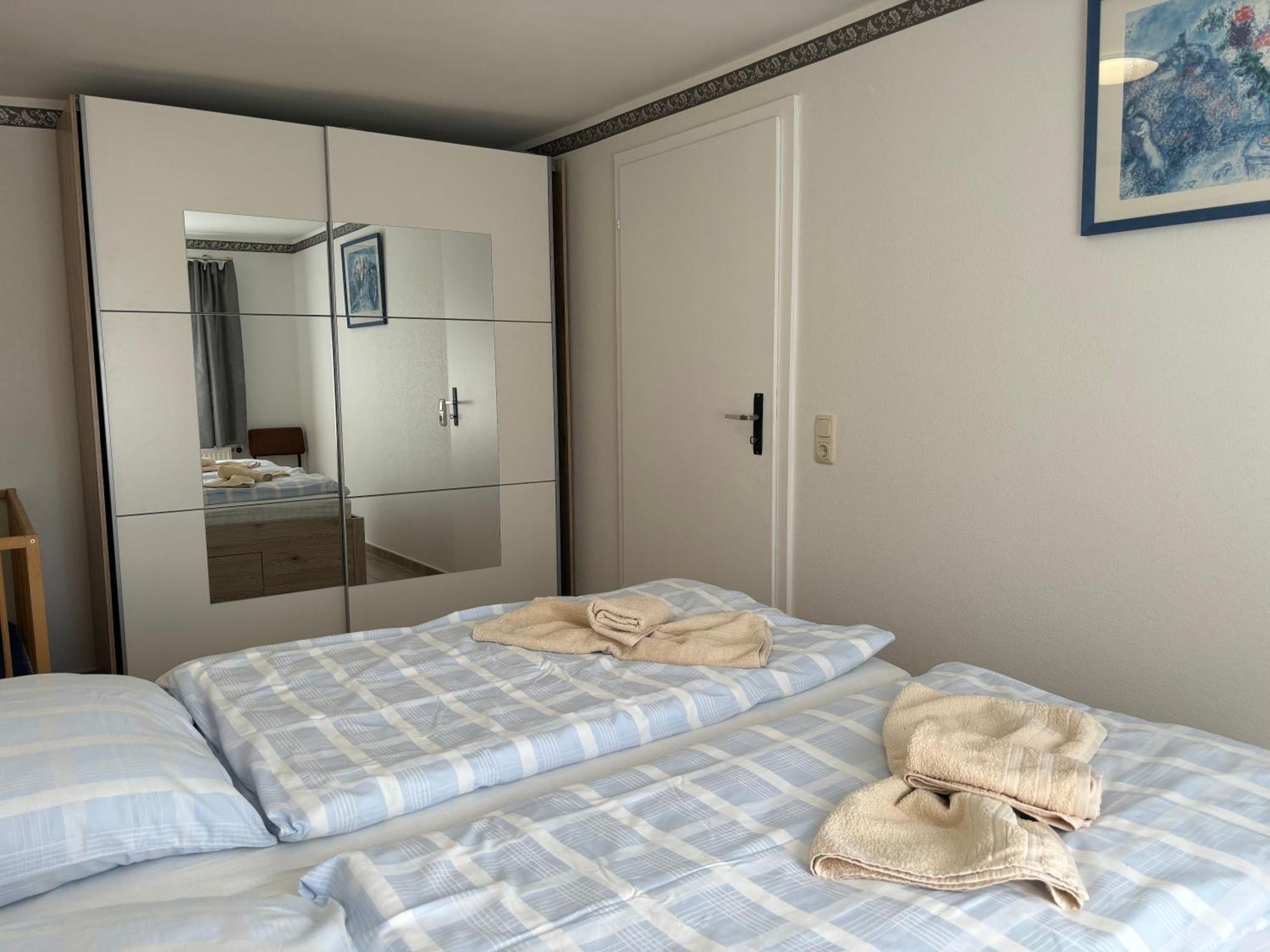 2 Ferienzimmer Inkl Fr & 1 Bungalow, Wlan, Garten, Grill ツィノヴィッツ エクステリア 写真